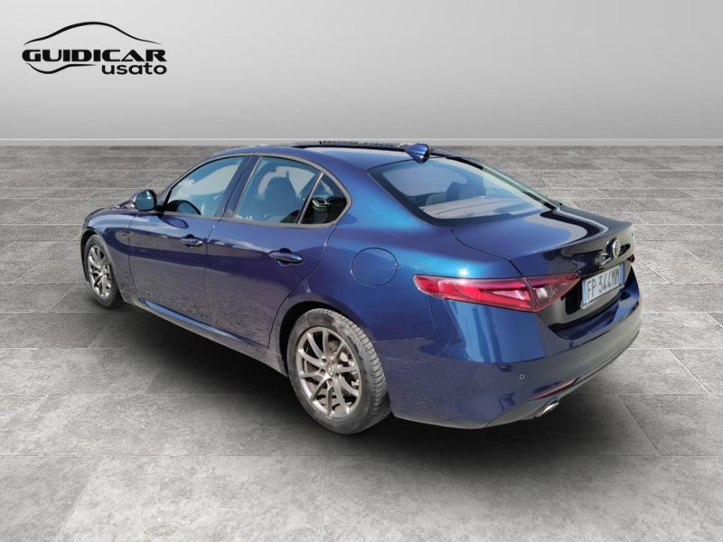 GuidiCar - ALFA ROMEO Giulia 2018 Giulia 2.2 t Business 136cv auto Usato